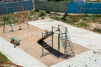 Мини-пансионат "Лотос": Небольшая детская площадка