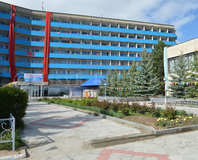 Санаторий "Голубой Иссык-Куль": Вид главного корпуса санатория "Голубой Иссык-Куль"