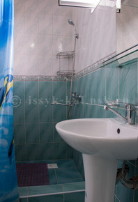 Гостевой дом "Рублевка": Совмещенный санузел, душ, раковина
