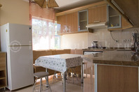 Пансионат "Natali Resort", частный коттедж №23: Кухня, мебель, холодильник